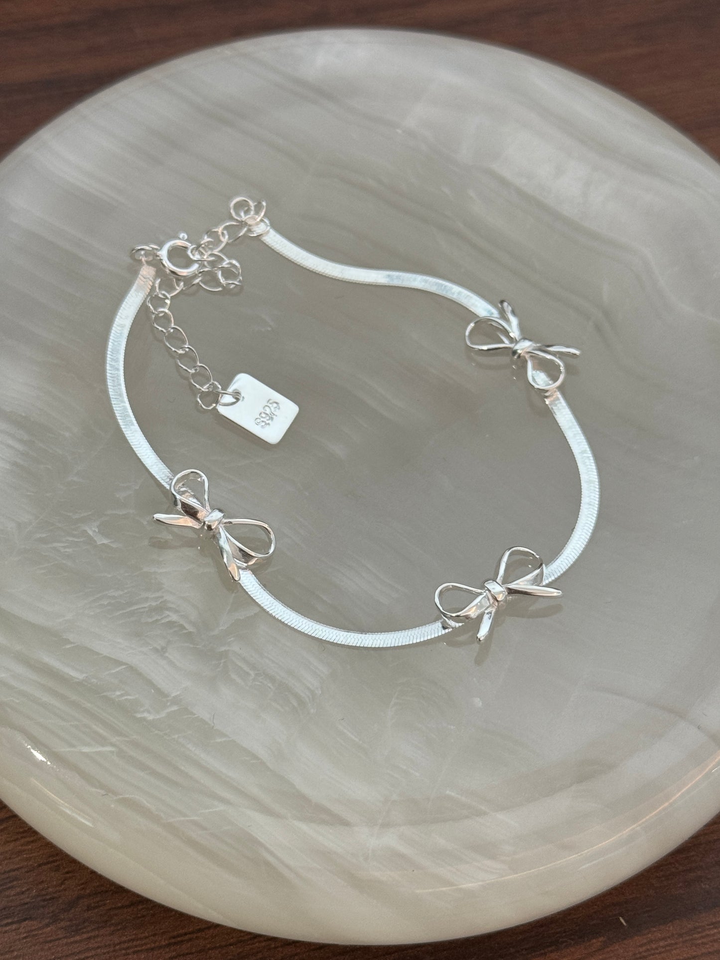 Bow bracelet